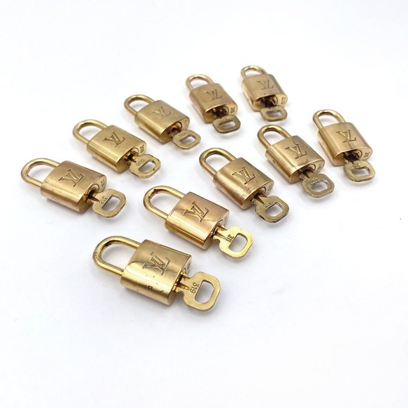 Louis Vuitton - Set of 10 Padlocks with key - Brass Gold - Random numbers - Picture 1 of 10